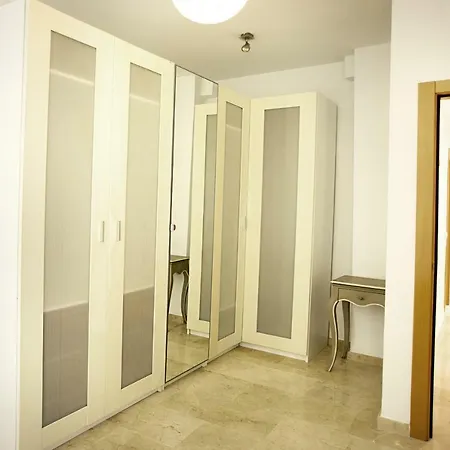 Modern, Comfortable & Bright Apartment Malaga