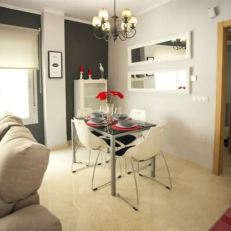 Modern, Comfortable & Bright Apartment Malaga