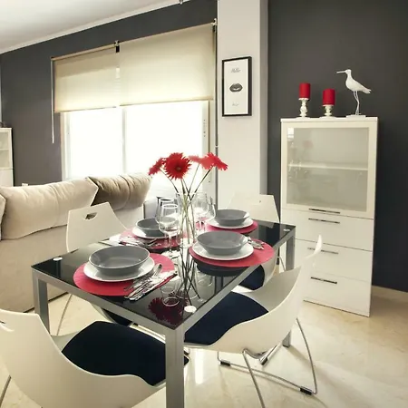 Modern, Comfortable & Bright Apartment Malaga